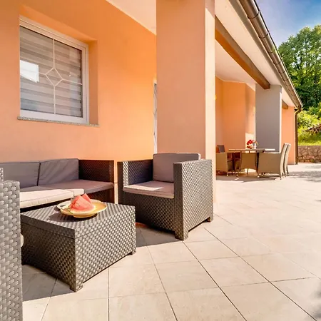 Matej-1 By Interhome Apartmán