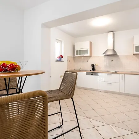 Apartament Matej-1 By Interhome Matulji