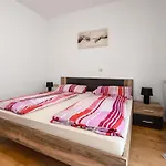 Apartman Matej-1 By Interhome Matulji